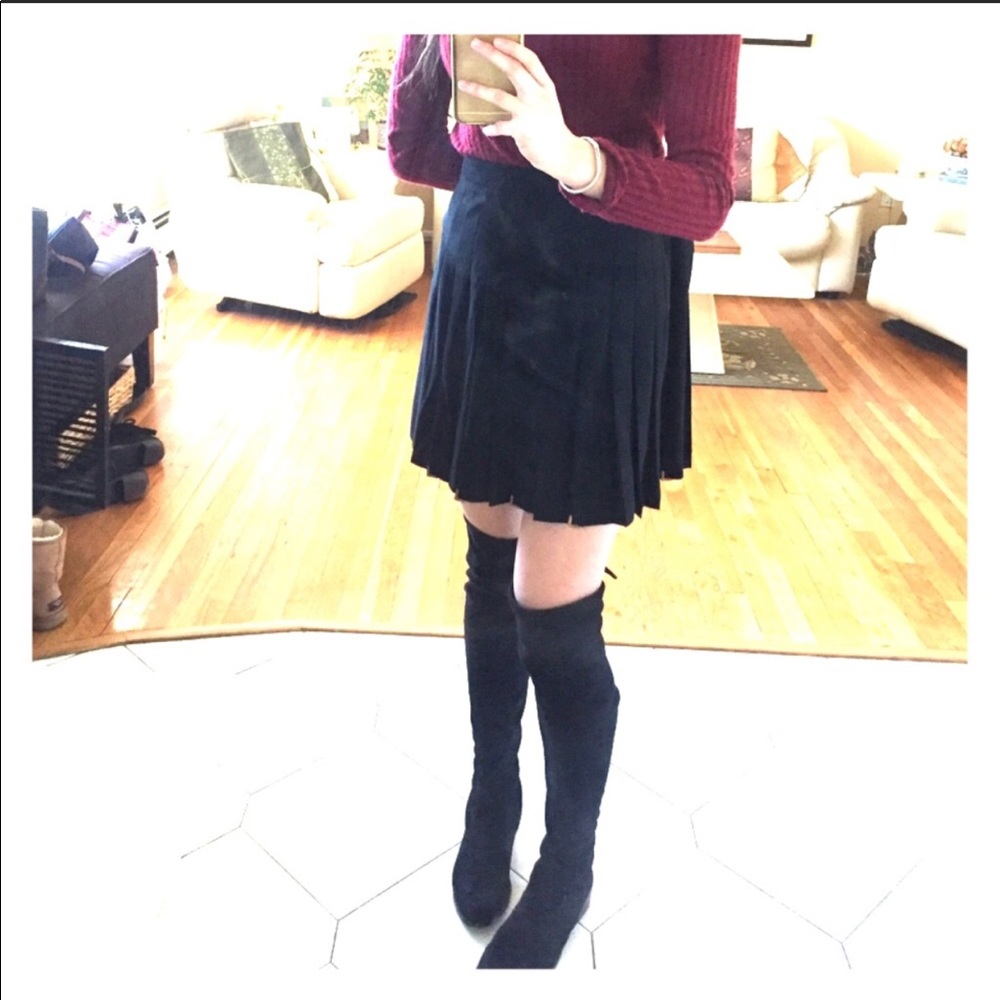 NWOT Zara Pleated Skirt Black size 6